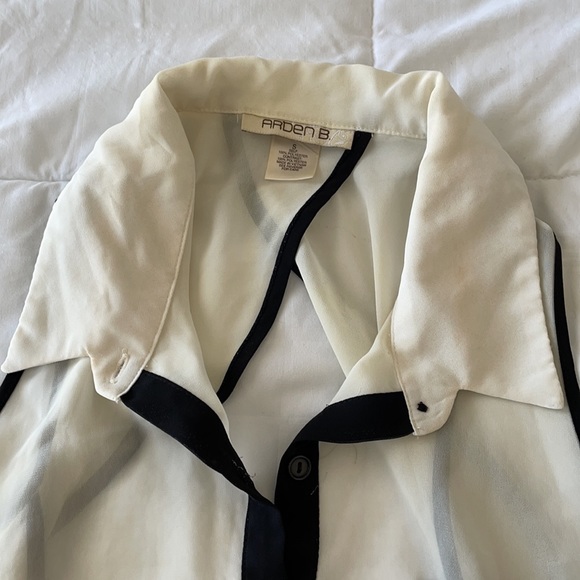 Silk, white, and black dress shirt - Picture 2 of 4